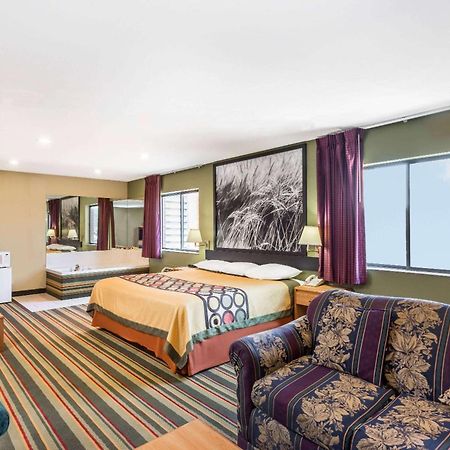 Super 8 By Wyndham Chanute Exterior foto