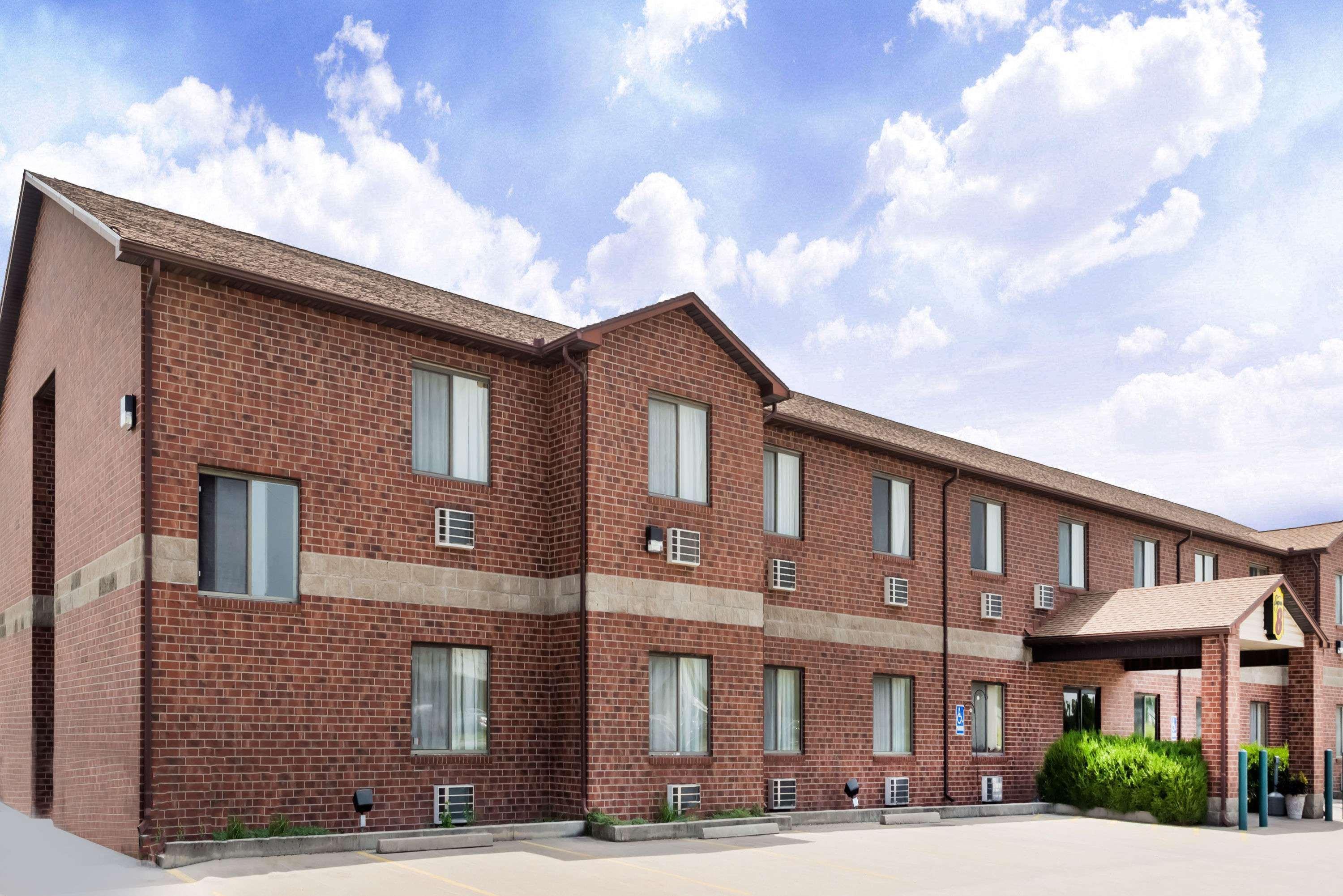 Super 8 By Wyndham Chanute Exterior foto