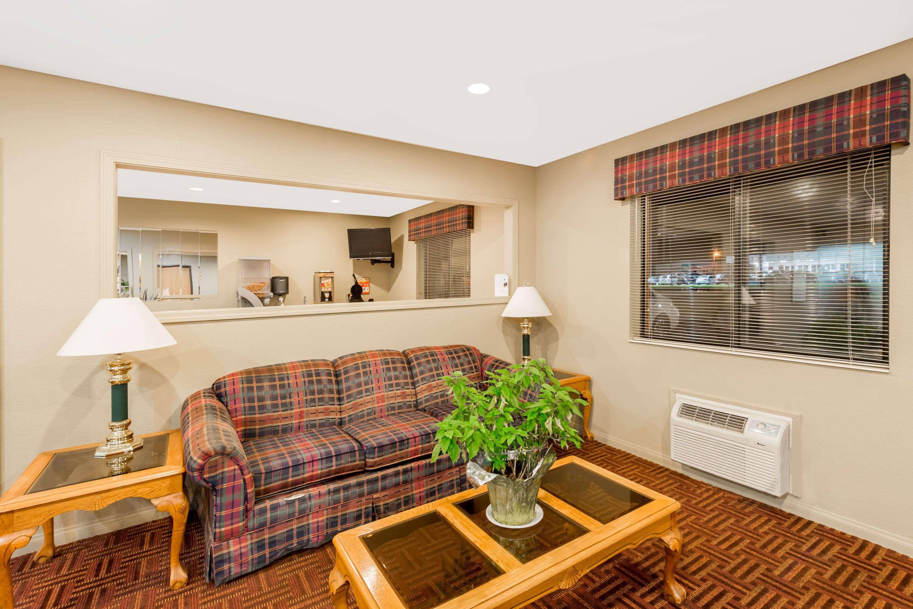 Super 8 By Wyndham Chanute Exterior foto