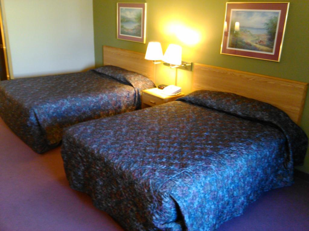 Super 8 By Wyndham Chanute Quarto foto